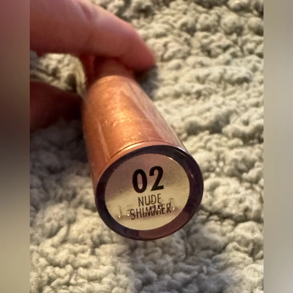 Milani Nourishing Lip Plumper Nude Shimmer 02 High Gloss Festival Glitter Oil